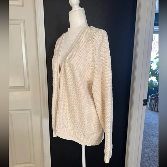 Vintage Gap Textured Cream Button Down Cardigan
Size Large - Picture 7 of 12